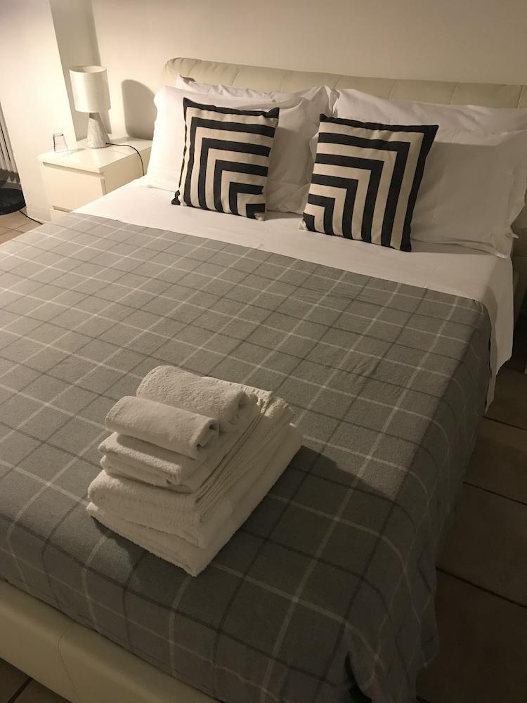 Gallery Guesthouse Рим Екстер'єр фото